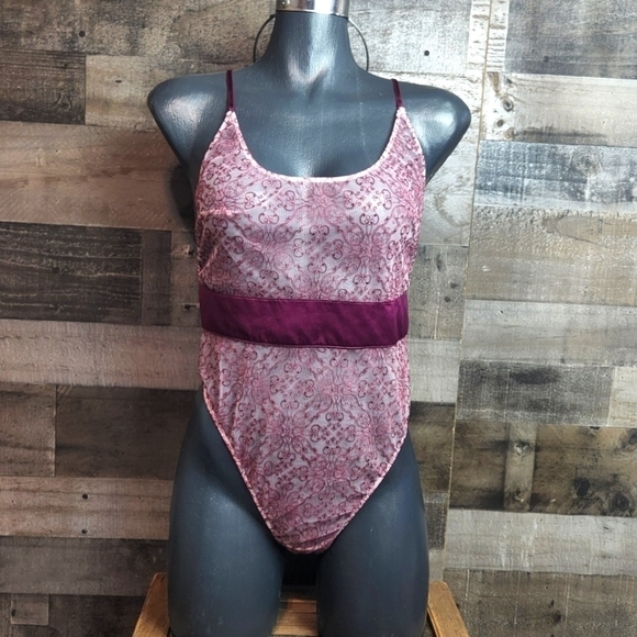 New Victoria’s Secret lingerie Sz L - Picture 2 of 13